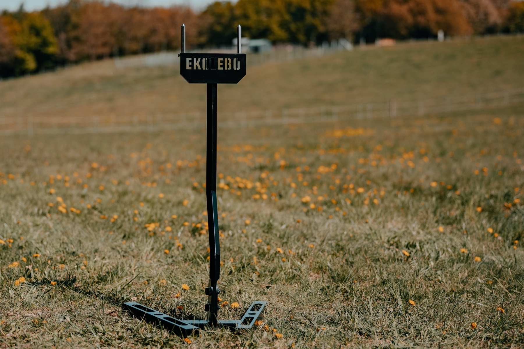 EkoLebo compact steel deployment stand from side angle