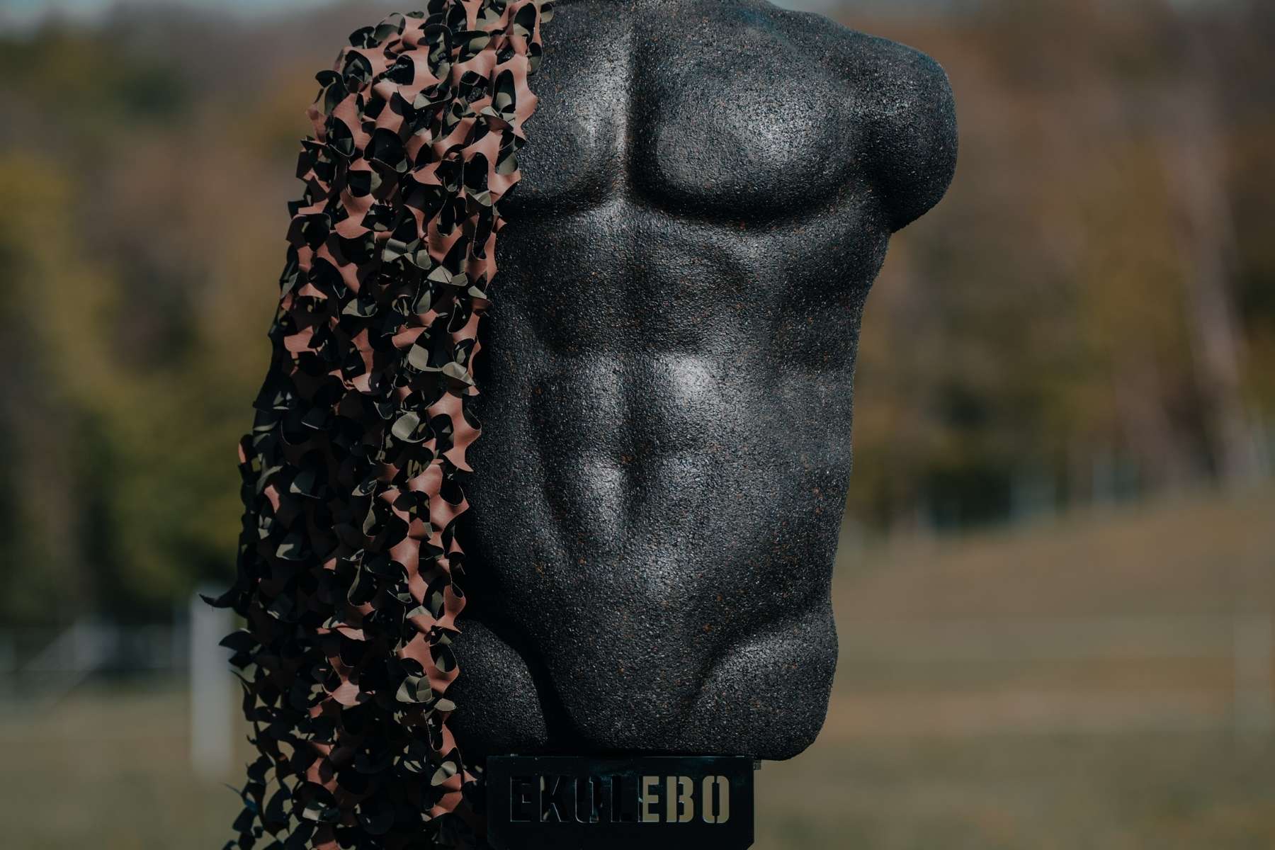 Finished black EkoLebo steel stand product render